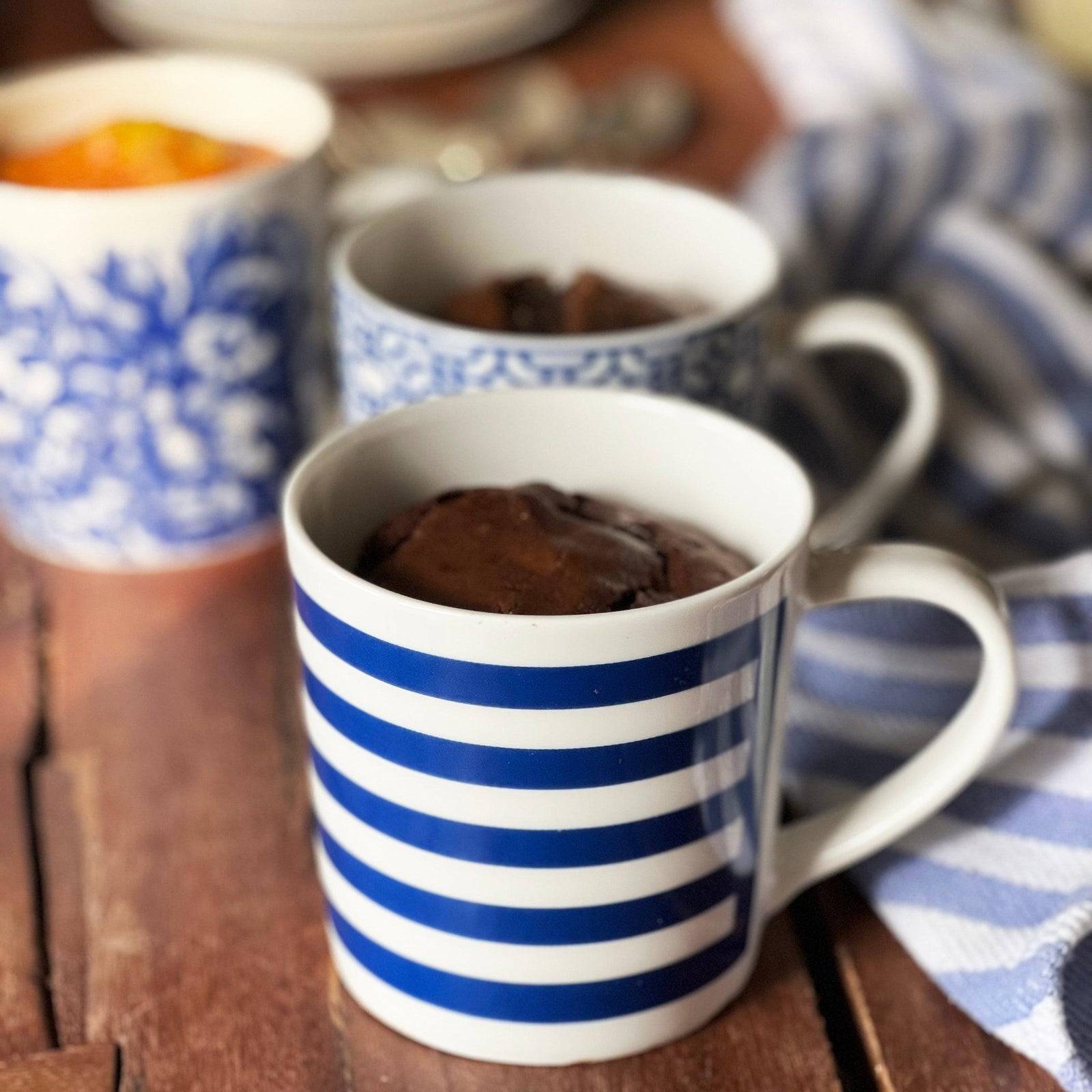 Love Cakes in a Mug