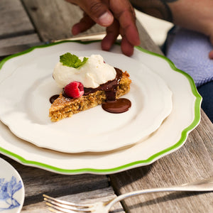 Stella Scalloped Verde Dinner Plate thumbnail 3