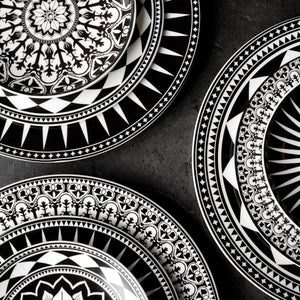 Casablanca Rimmed Dinner Plate thumbnail 4